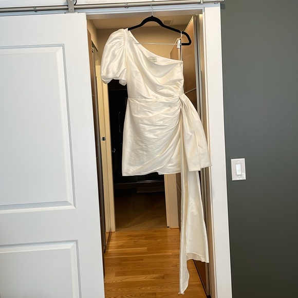 Sachin + Babi Dova Puffed One Shoulder - Picture 3 of 6